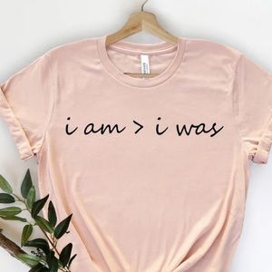 - - Cute 🥰 Women 👕 t-shirt